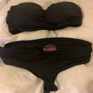 Victoria’s Secret bikini